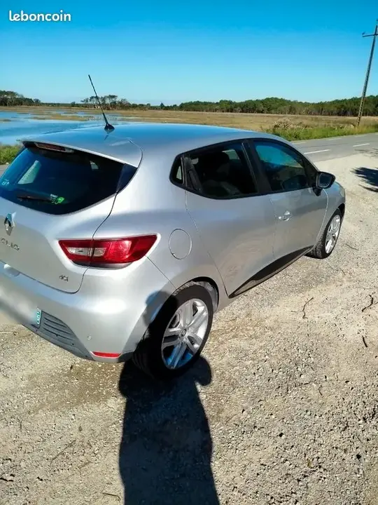 Renault Clio 2017 photo 2