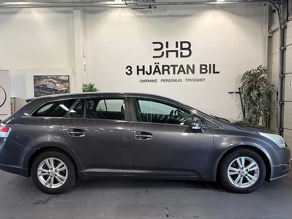 Toyota Avensis 2011 photo 5