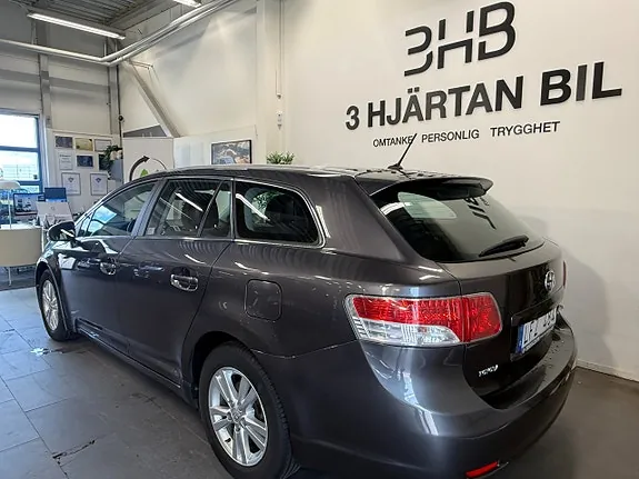 Toyota Avensis 2011 photo 3