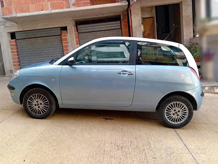 Lancia Ypsilon 2005 photo 2