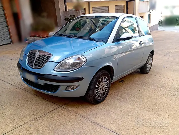 Lancia Ypsilon