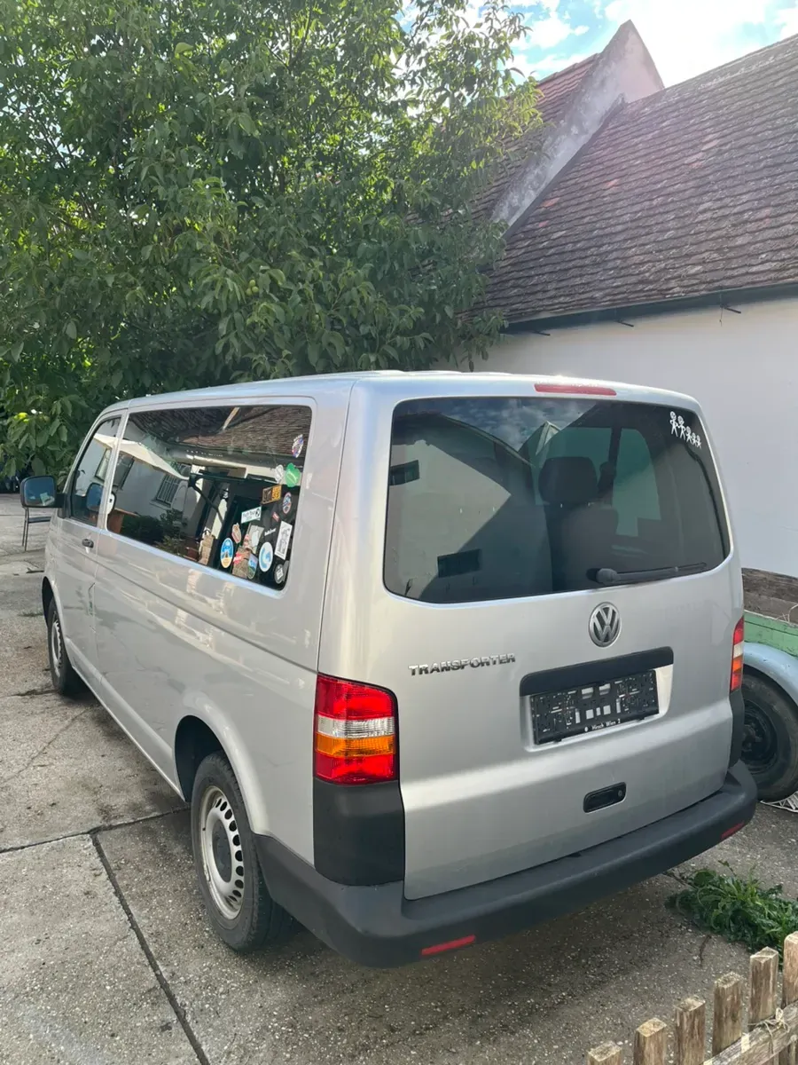 Volkswagen T5 2009 photo 3