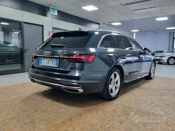 Audi A4 Avant 2024 photo 3