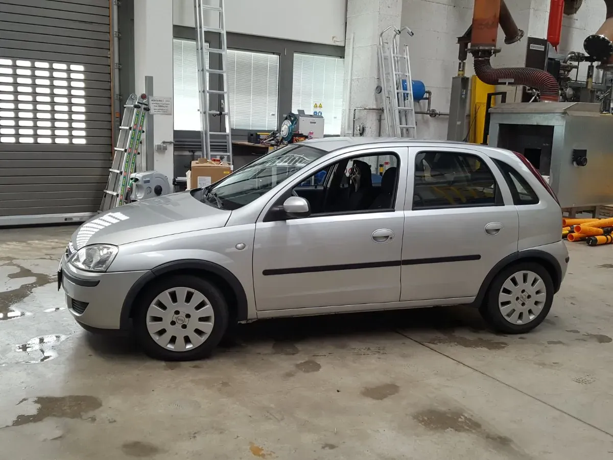 Opel Corsa 2005 photo 2