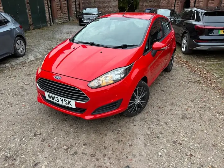 Ford Fiesta 2013 photo 2