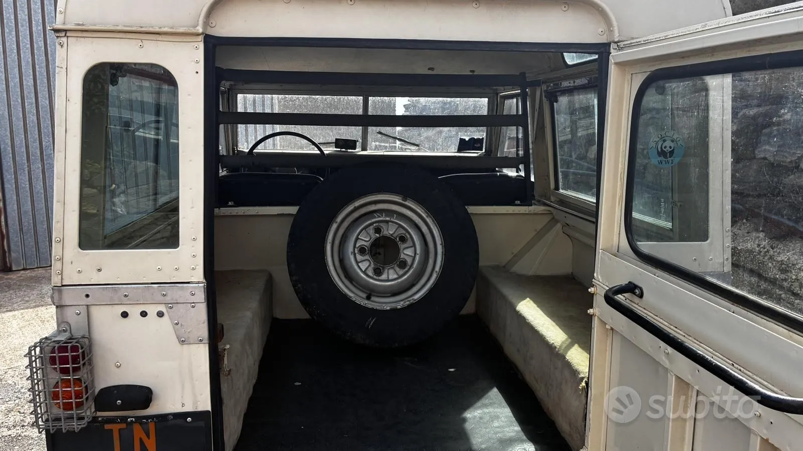 Land Rover Santana 1980 photo 5