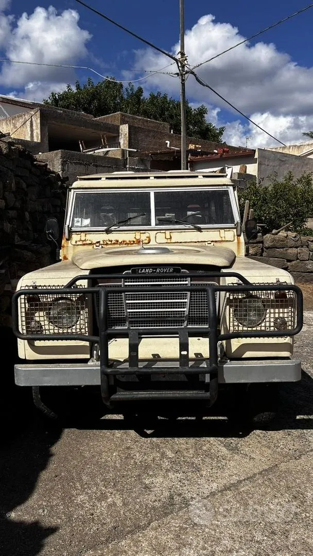 Land Rover Santana