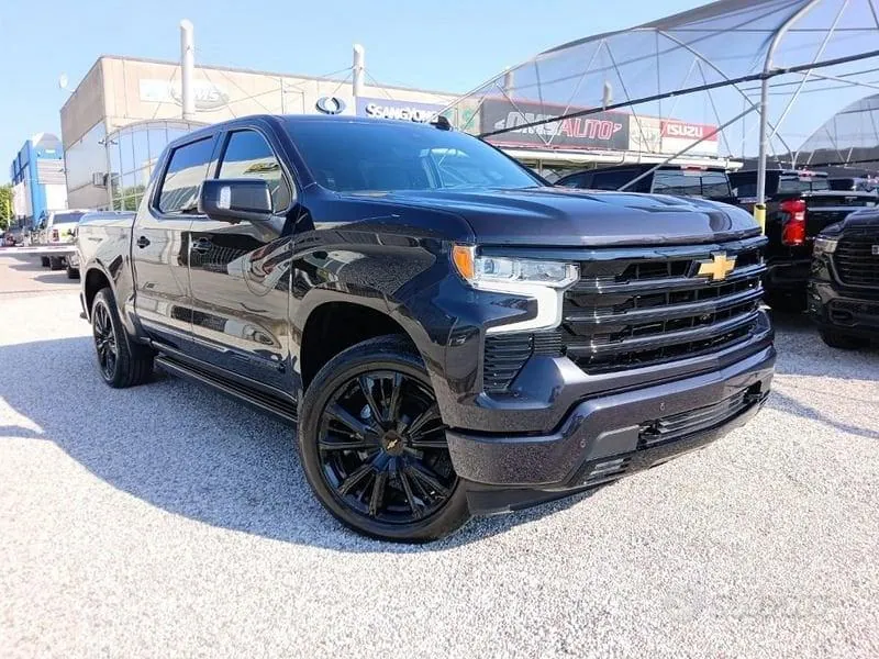 Chevrolet Silverado 2026 photo 2