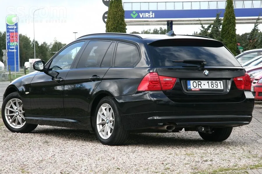 BMW 318 2010 photo 4