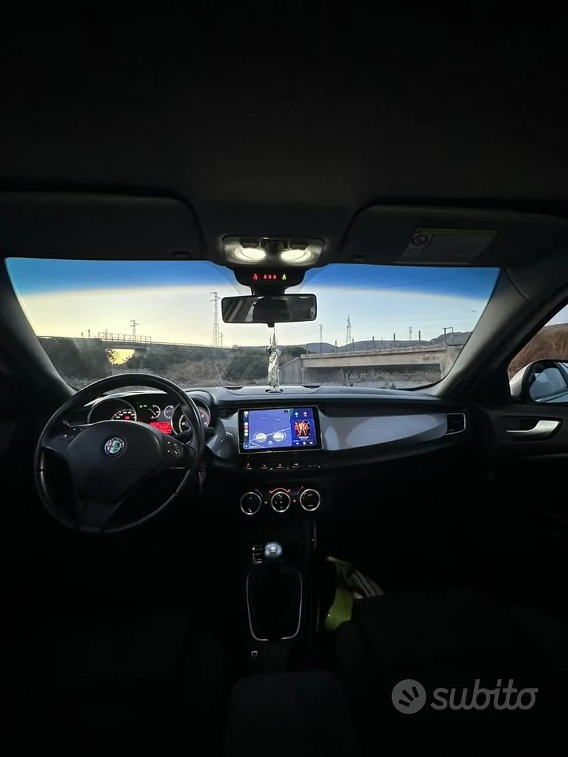Alfa Romeo Giulietta 2012 photo 5