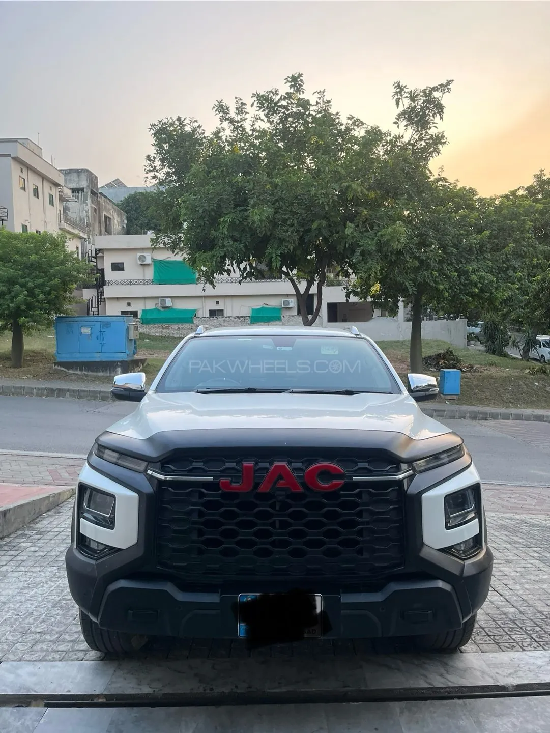 JAC T9