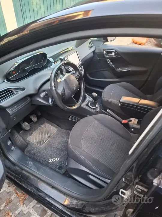 Peugeot 208 2016 photo 5