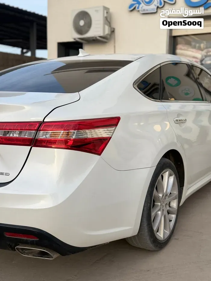 Toyota Avalon 2015 photo 2