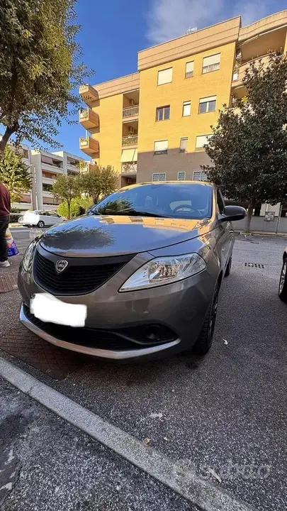 Lancia Ypsilon