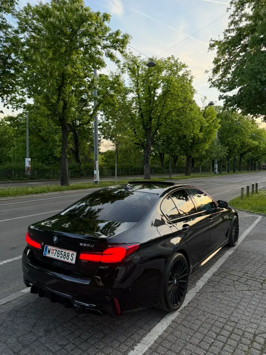 BMW 5 Series 2018 photo 3