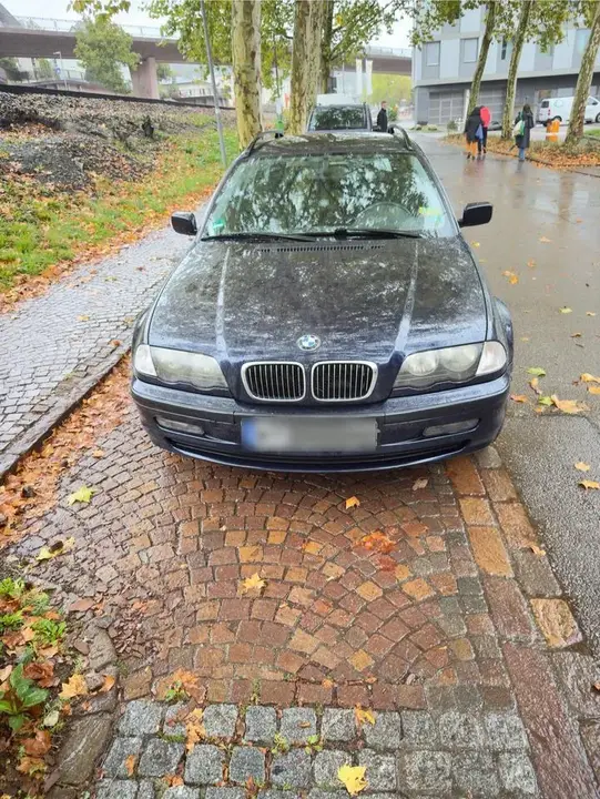 BMW 320I