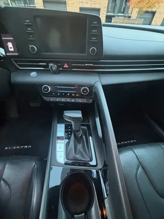Hyundai Elantra 2021 photo 4