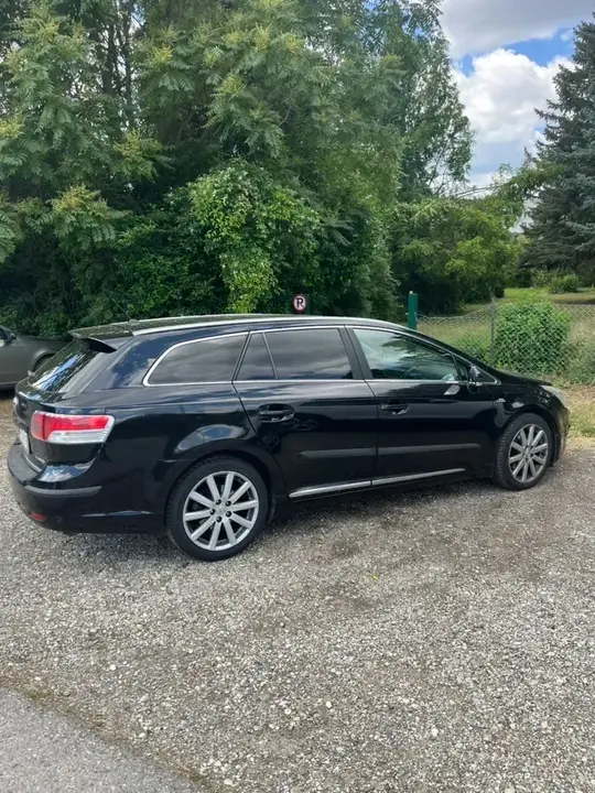 Toyota Avensis 2011 photo 3