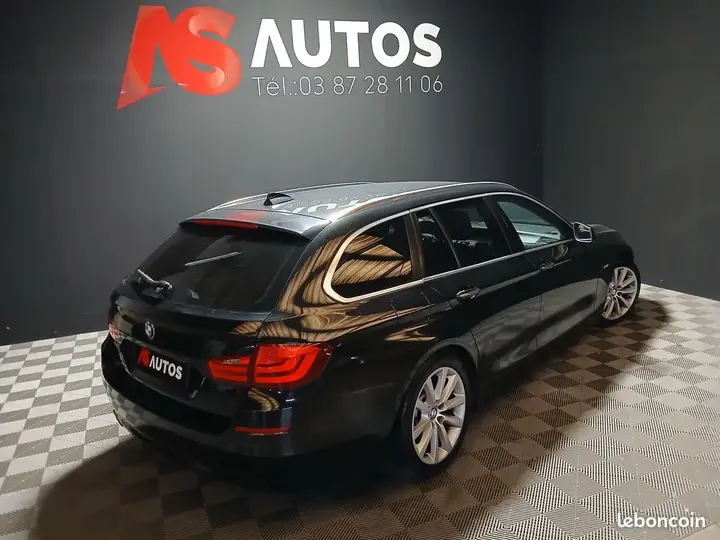 BMW 5 Series 2011 photo 2