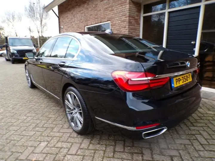 BMW 7 Series 2017 photo 3