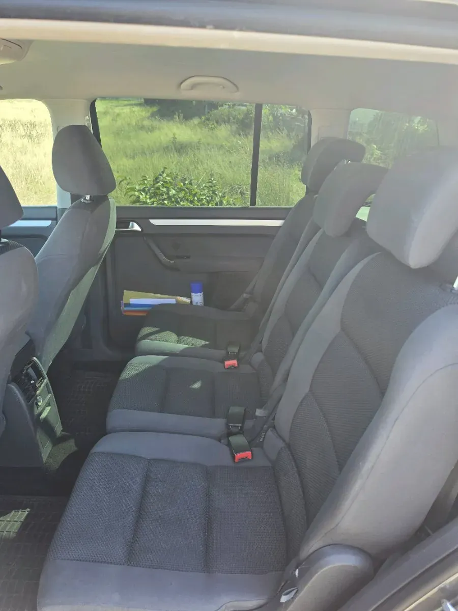 Volkswagen Touran 2012 photo 3
