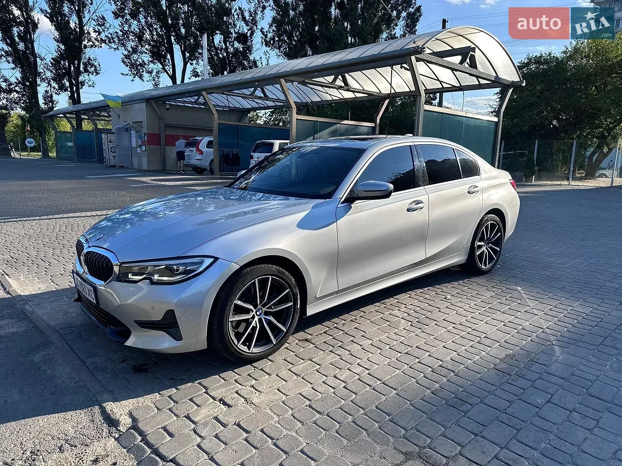 BMW 3 Series 2021 photo 2