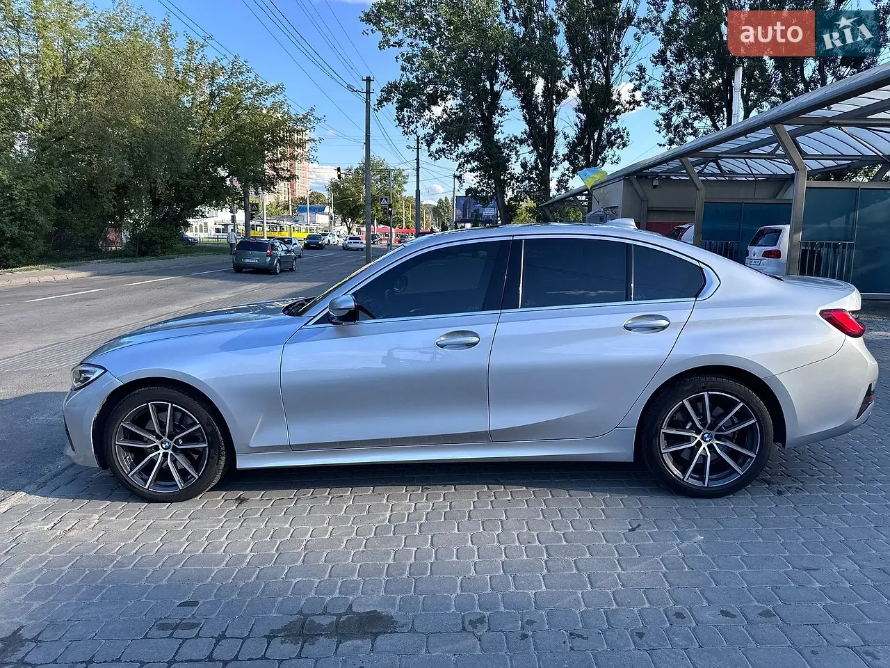 BMW 3 Series 2021 photo 3