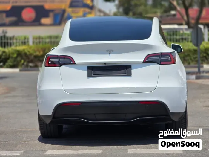 Tesla Model Y 2022 photo 2