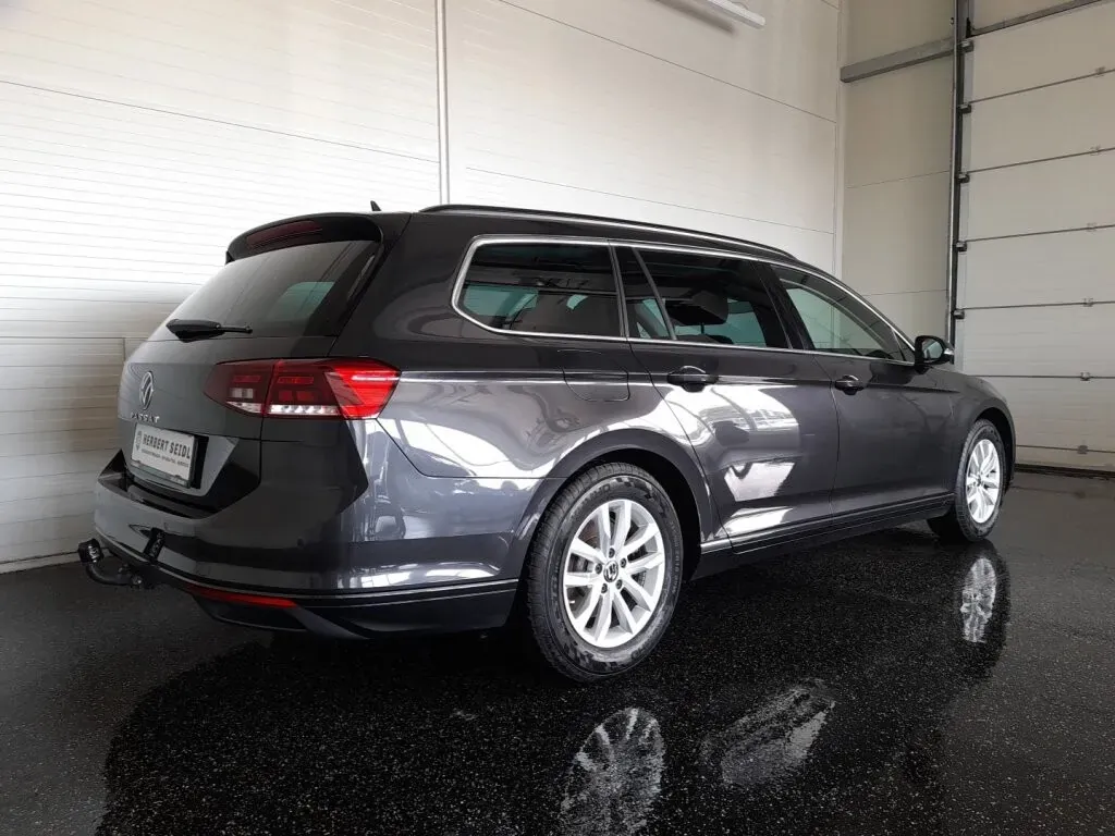 Volkswagen Passat 2022 photo 2