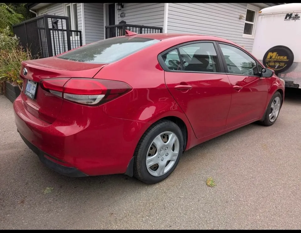 Kia Forte 2018 photo 2