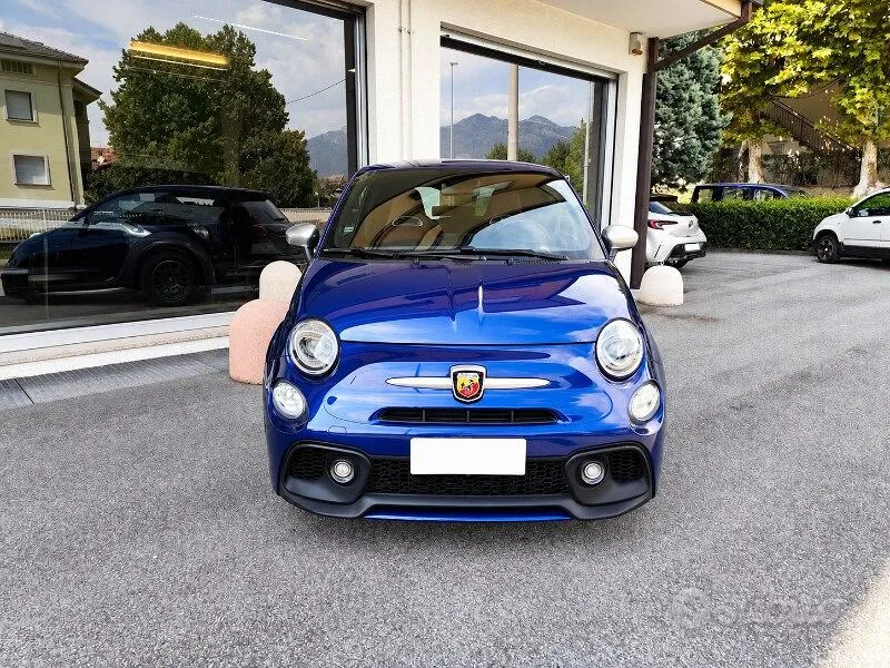 Abarth 595 2018 photo 2