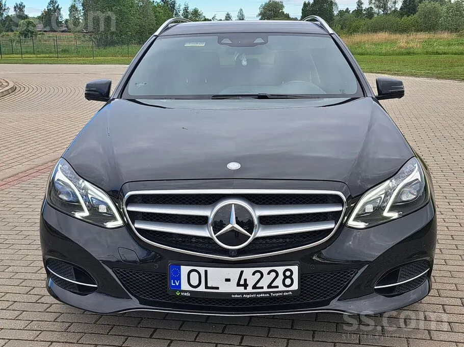Mercedes-Benz E220 2016 photo 2
