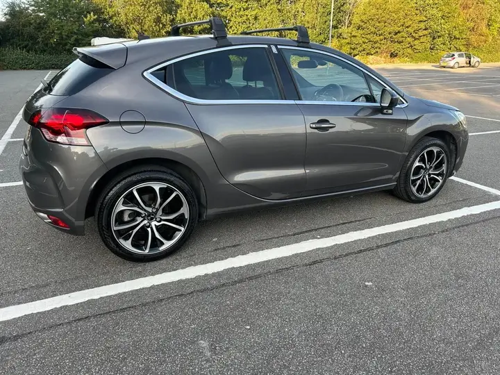 DS Automobiles Ds 4