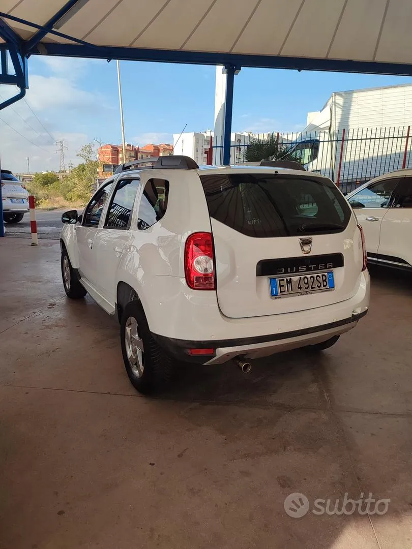 Dacia Duster 2012 photo 4