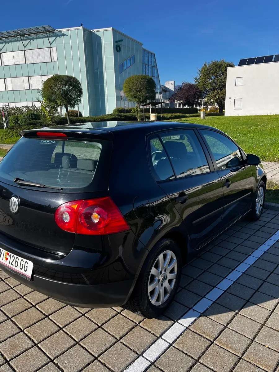 Volkswagen Golf 2004 photo 2