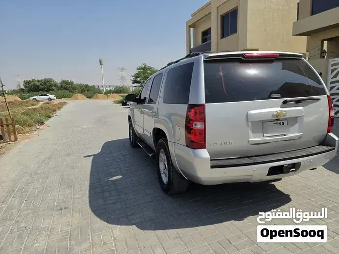 Chevrolet Tahoe 2011 photo 2