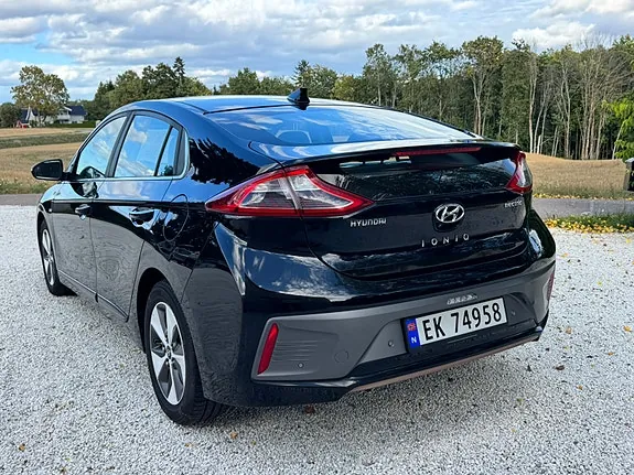 Hyundai Ioniq 2017 photo 2