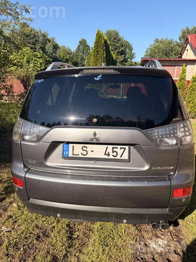 Mitsubishi Outlander 2006 photo 2