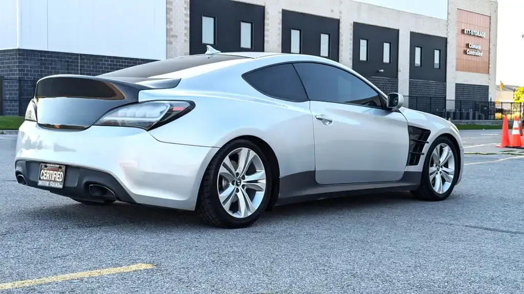 Hyundai Genesis 2010 photo 5