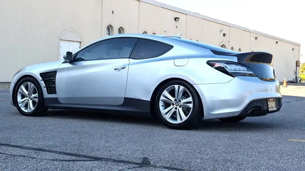 Hyundai Genesis 2010 photo 3