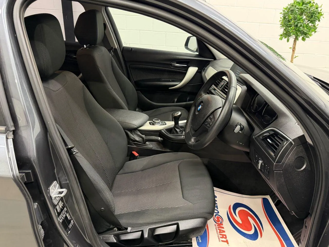 BMW 1 Series 2018 photo 2