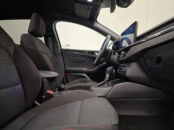 Ford Focus 2024 photo 2