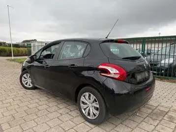Peugeot 208 2012 photo 3