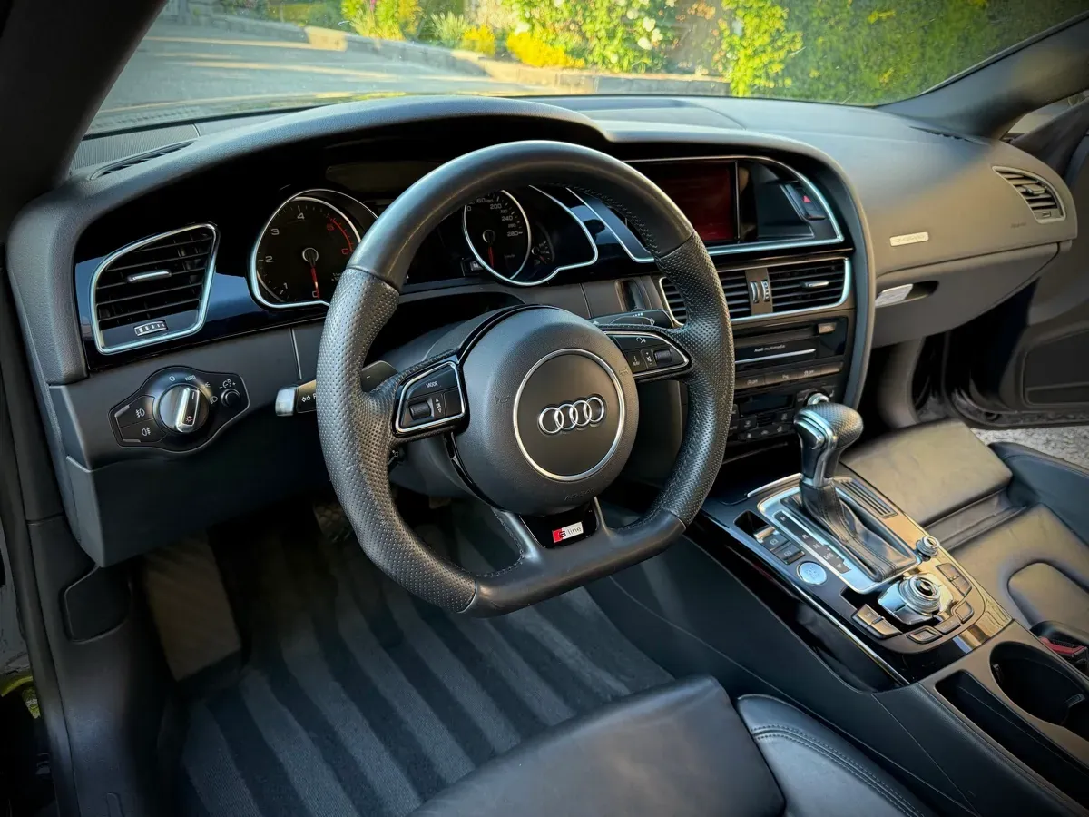 Audi A5 2012 photo 3