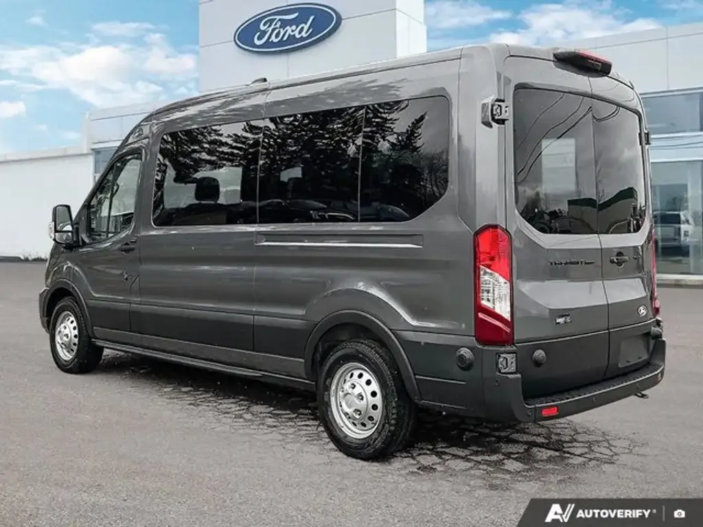 Ford Transit Passenger Van 2026 photo 4