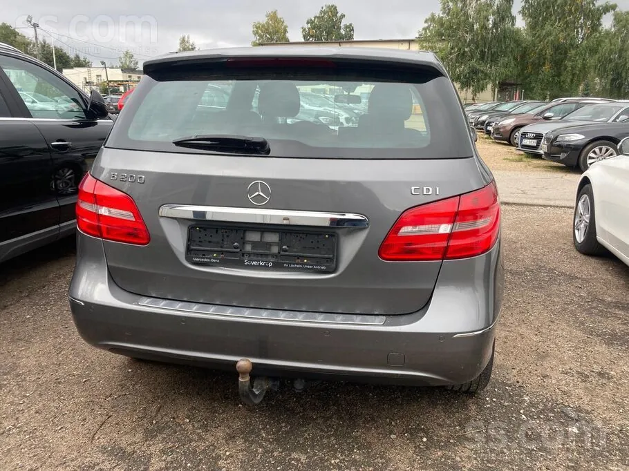 Mercedes-Benz B200 2012 photo 5