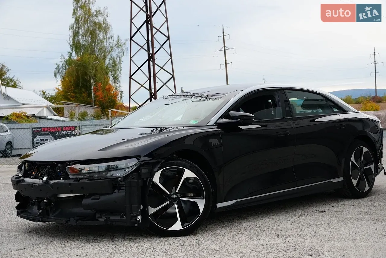 Lucid Air 2023 photo 2