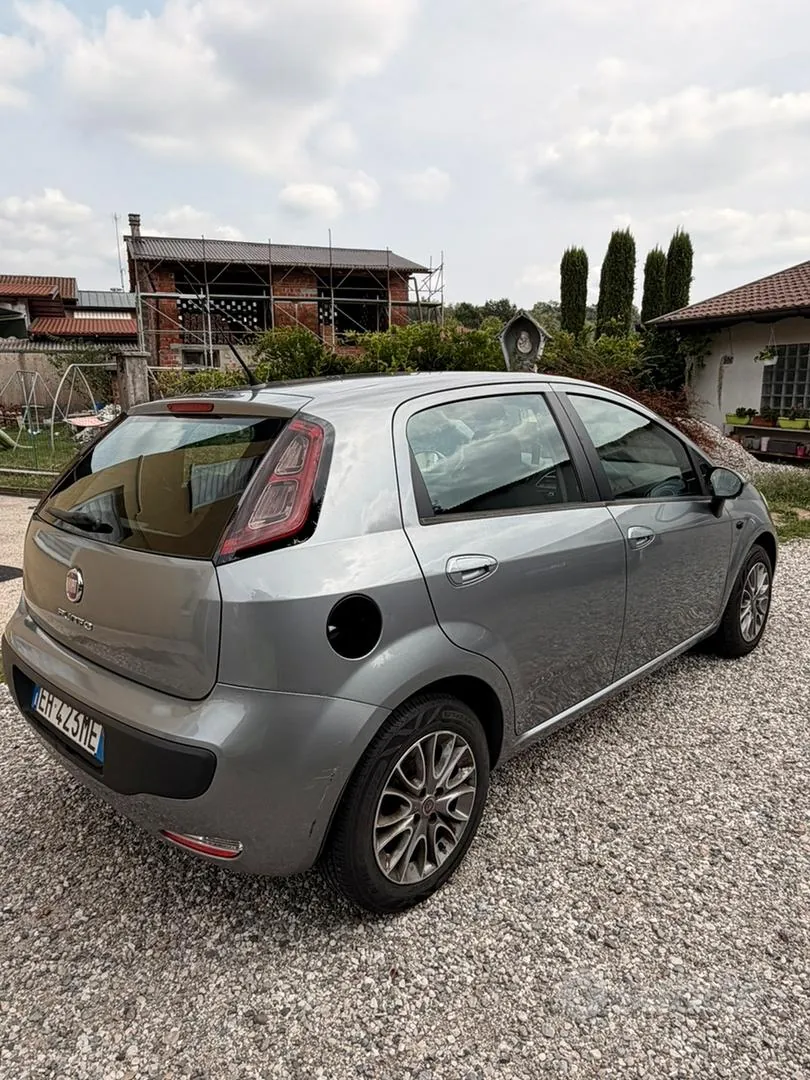 Fiat Punto Evo 2011 photo 3