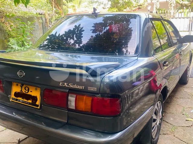 Nissan Sunny 1993 photo 2