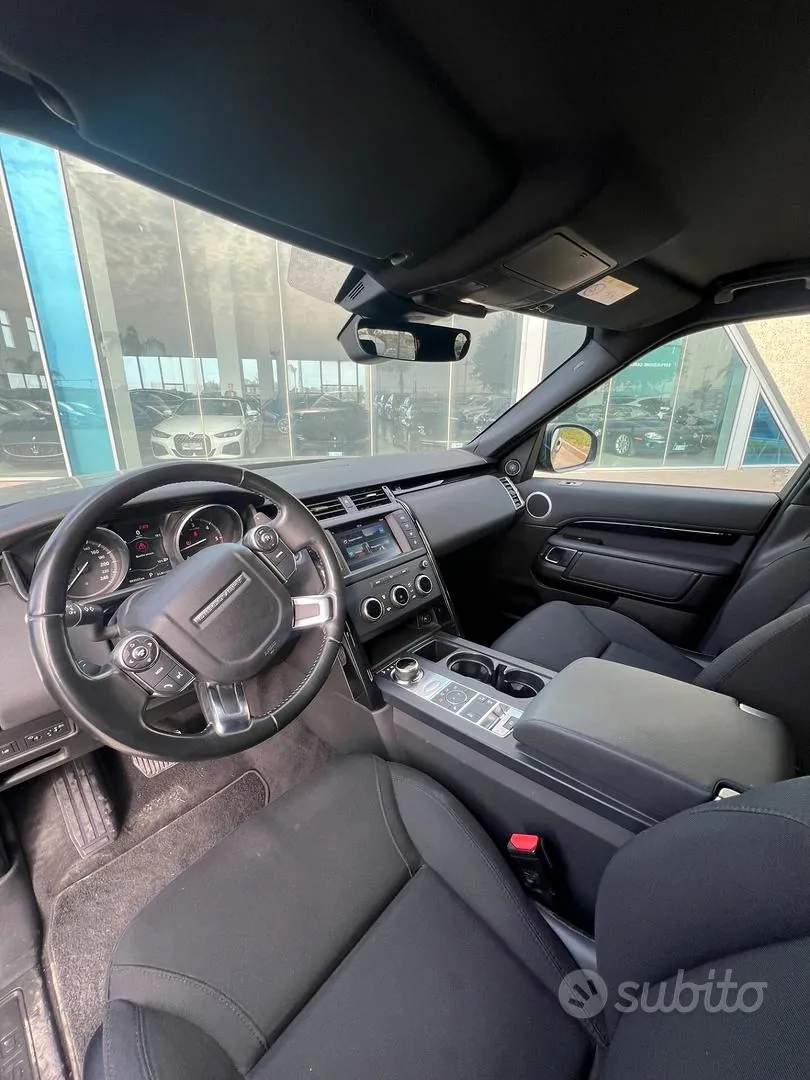 Land Rover Discovery 2018 photo 4